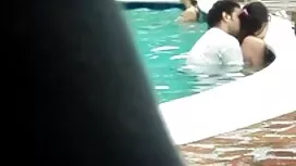 دو دختر و پدر و مادر ...