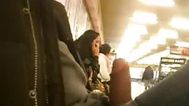 دو گلدان ، یک زن سیا ...
