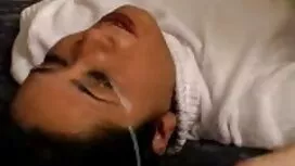 مرد یک قرص خواب بر ر ...