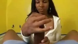 یک عروسک با لب آنقدر ...